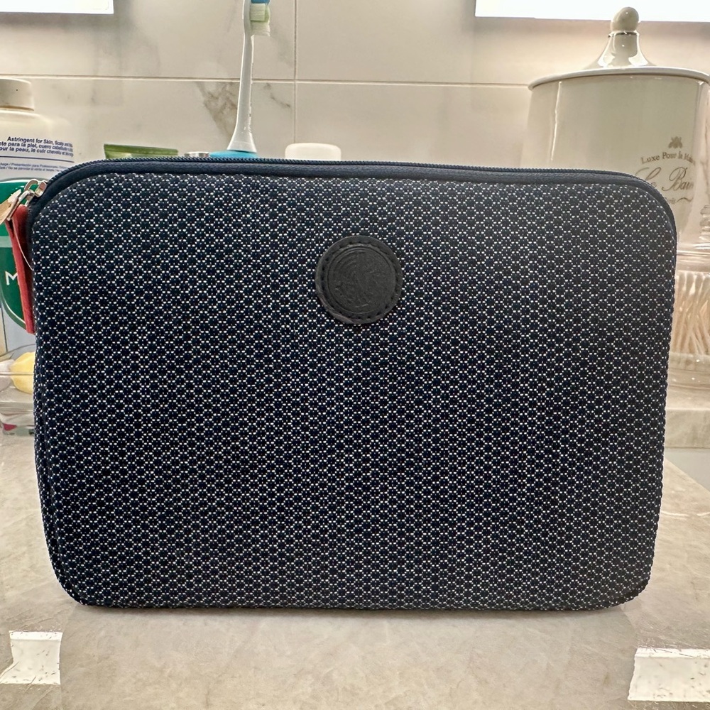 Air France Vanity pouch and Kit. NWT